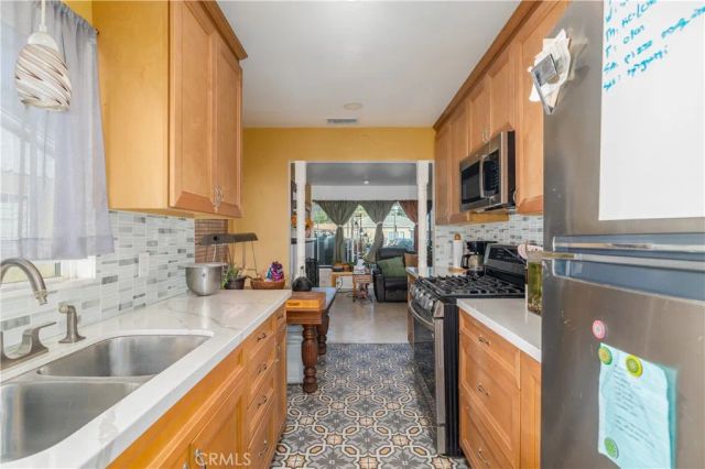 1442 S Van Ness, Santa Ana, CA 92707