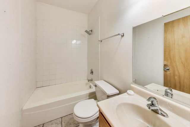 1431 W 108th Street C, Chicago, IL 60643