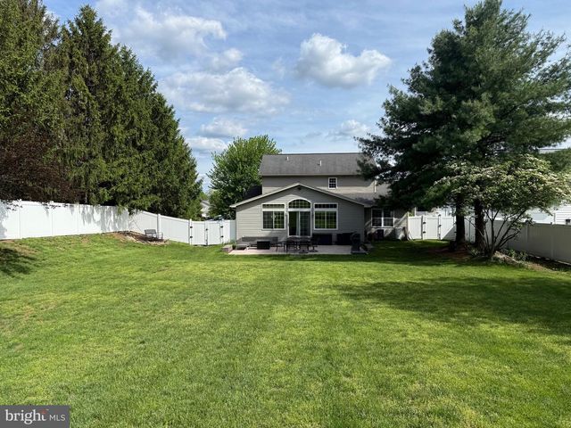 6074 MAYFAIR DR, Harrisburg, PA 17112