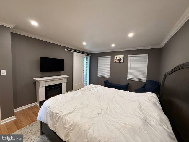 6074 MAYFAIR DR, Harrisburg, PA 17112