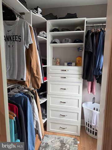 6074 MAYFAIR DR, Harrisburg, PA 17112