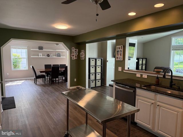 6074 MAYFAIR DR, Harrisburg, PA 17112