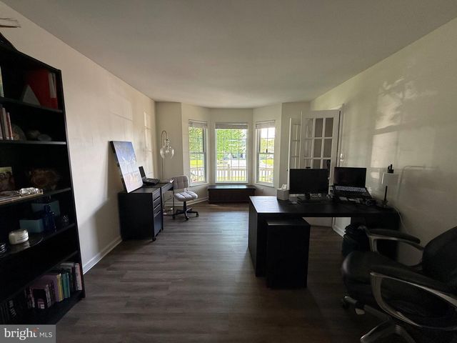 6074 MAYFAIR DR, Harrisburg, PA 17112