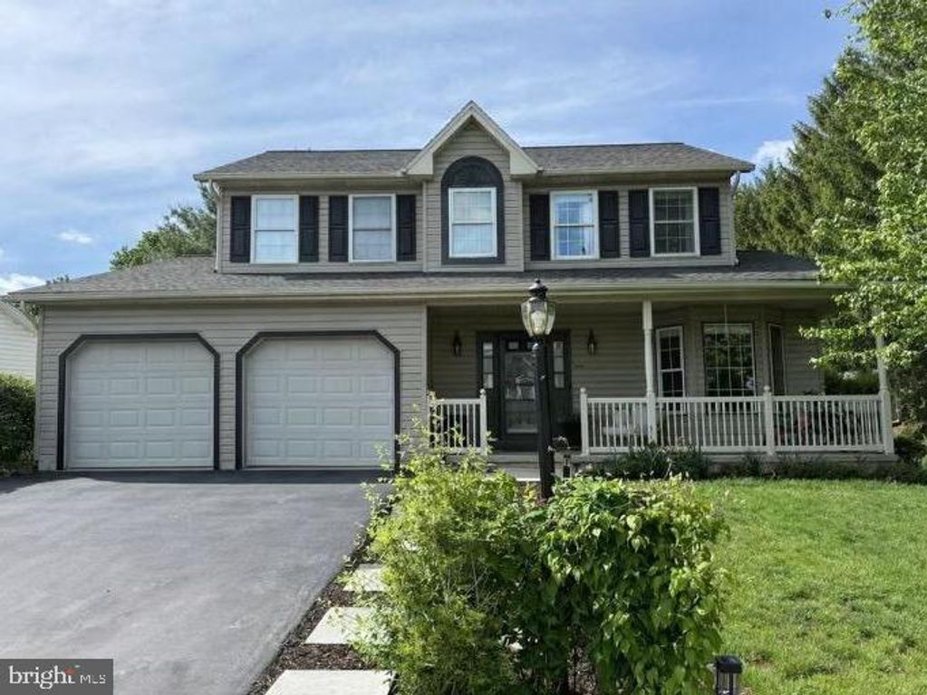 6074 MAYFAIR DR, Harrisburg, PA 17112