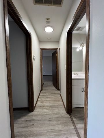 7030 Barrington Court 204, Woodridge, IL 60517