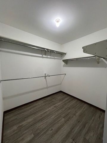 7030 Barrington Court 204, Woodridge, IL 60517