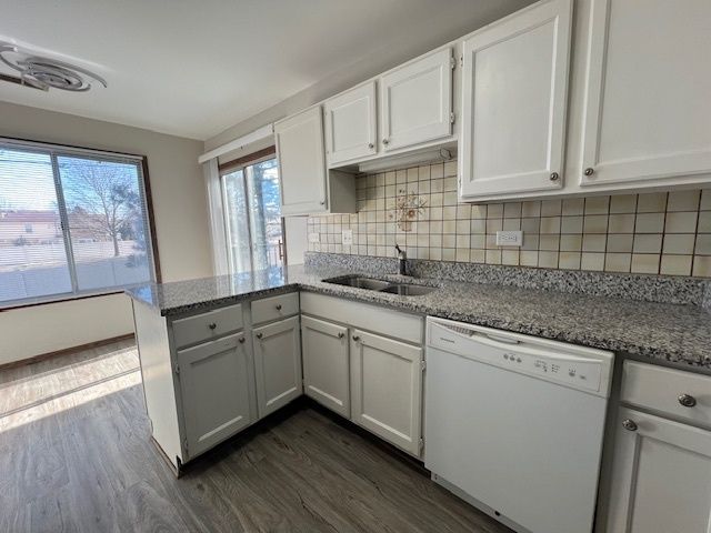 7030 Barrington Court 204, Woodridge, IL 60517