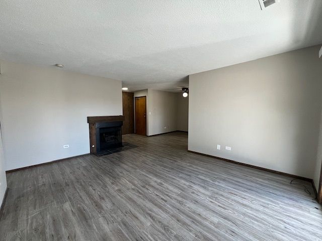 7030 Barrington Court 204, Woodridge, IL 60517