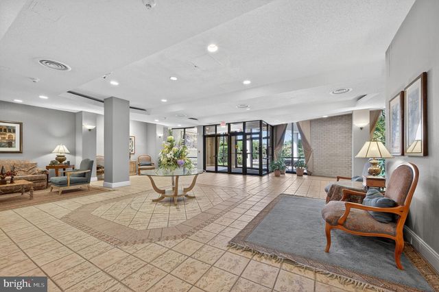 7420 WESTLAKE TER #210, Bethesda, MD 20817