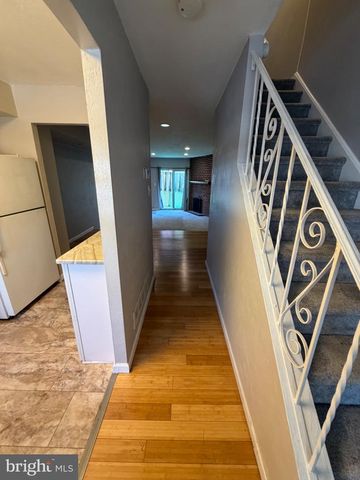 32 DORA DR, Media, PA 19063