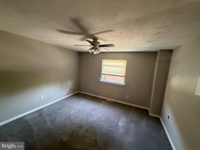 32 DORA DR, Media, PA 19063