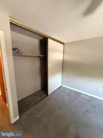 32 DORA DR, Media, PA 19063