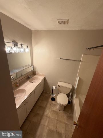 32 DORA DR, Media, PA 19063