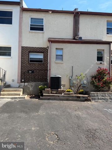 32 DORA DR, Media, PA 19063