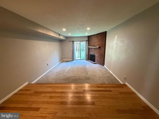 32 DORA DR, Media, PA 19063