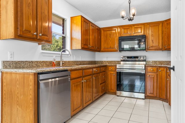 12187 Rolling Oaks Drive, Whitney, TX 76692