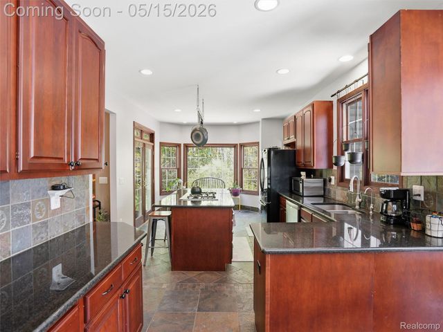 5790 Roberts Road, Cottrellville Township, MI 48039