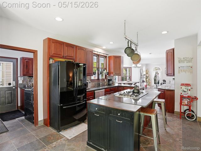5790 Roberts Road, Cottrellville Township, MI 48039