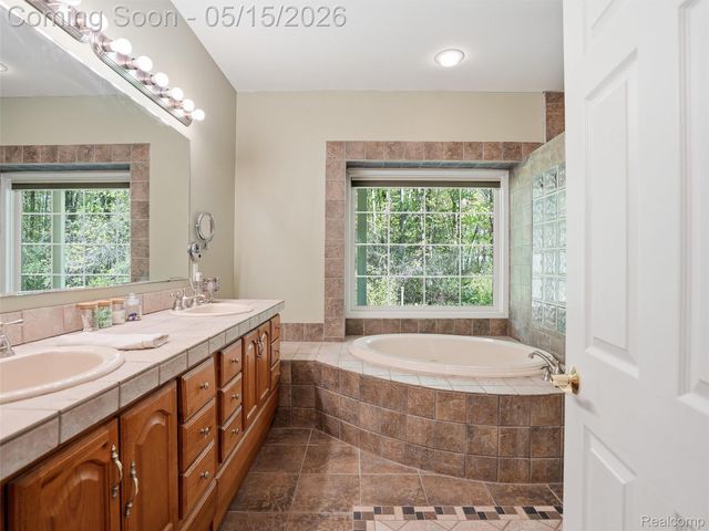 5790 Roberts Road, Cottrellville Township, MI 48039