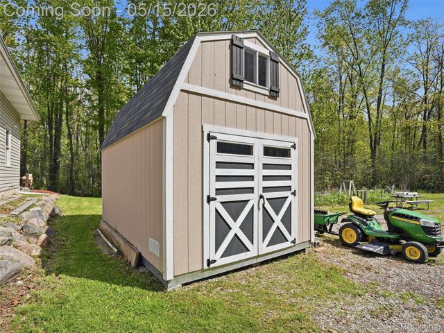 5790 Roberts Road, Cottrellville Township, MI 48039