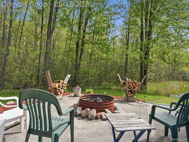 5790 Roberts Road, Cottrellville Township, MI 48039