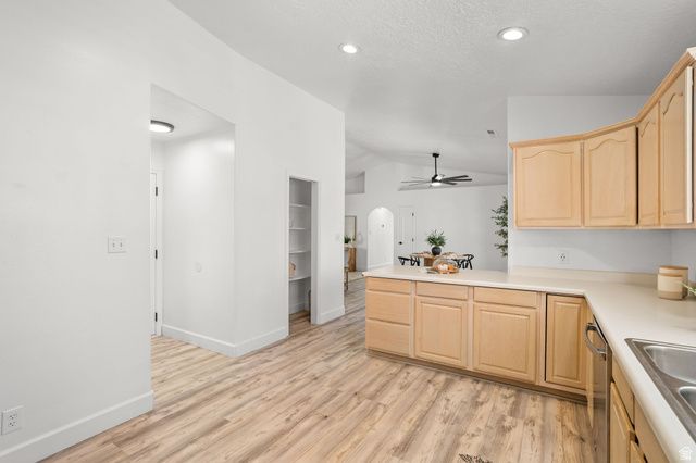 485 N 800 E, Washington, UT 84780