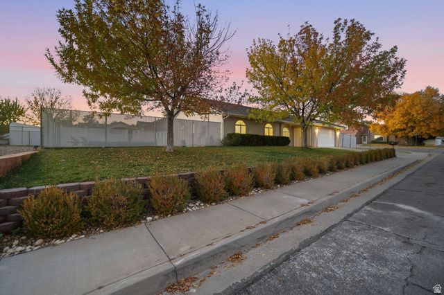 485 N 800 E, Washington, UT 84780