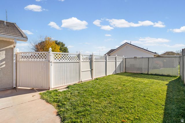 485 N 800 E, Washington, UT 84780