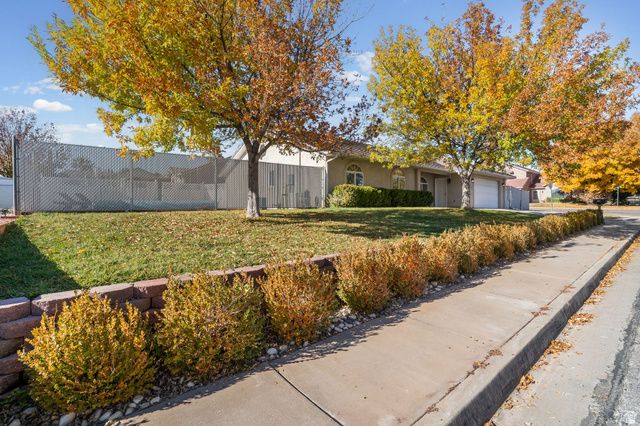 485 N 800 E, Washington, UT 84780