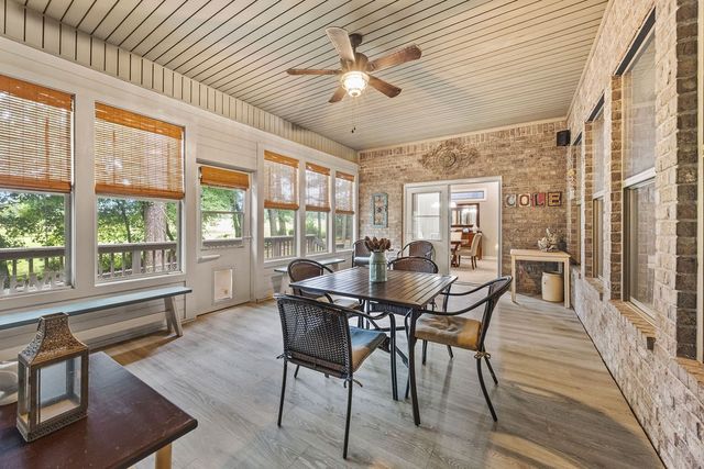 5339 E Wyman Road, Fayetteville, AR 72701