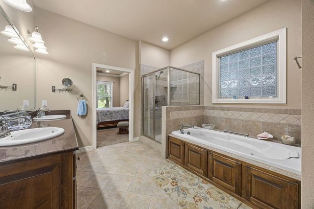 5339 E Wyman Road, Fayetteville, AR 72701