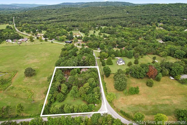 5339 E Wyman Road, Fayetteville, AR 72701