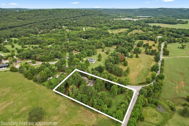 5339 E Wyman Road, Fayetteville, AR 72701