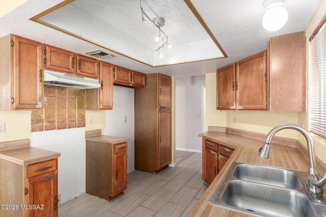 1859 Bel Aire Court, Tucson, AZ 85705