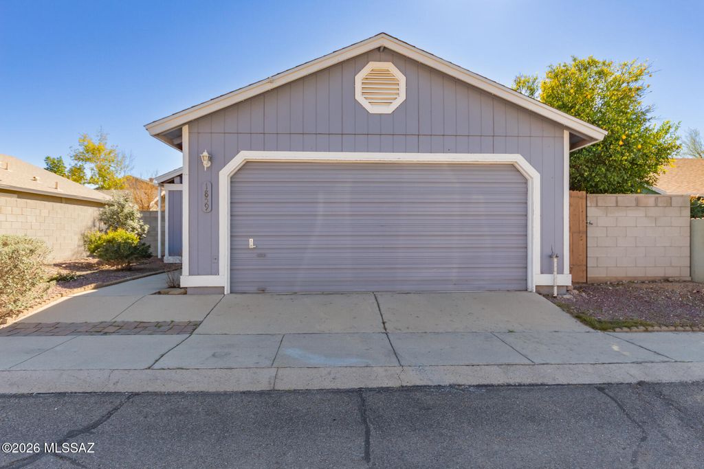 1859 Bel Aire Court, Tucson, AZ 85705