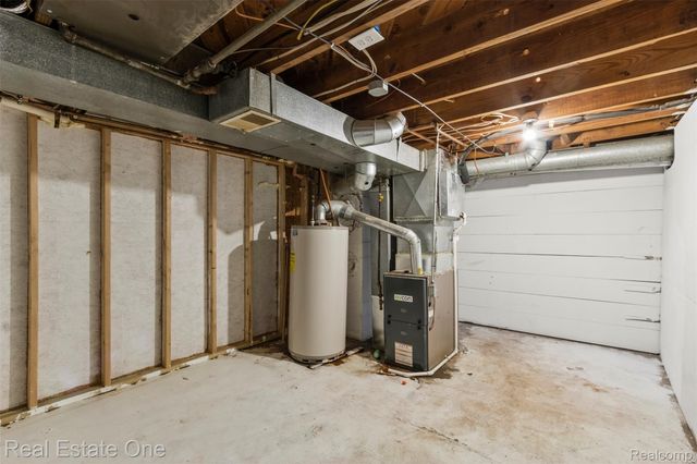 6720 N LAFAYETTE Street, Dearborn Heights, MI 48127