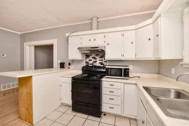 307 Smith Street, Hillsboro, TX 76645