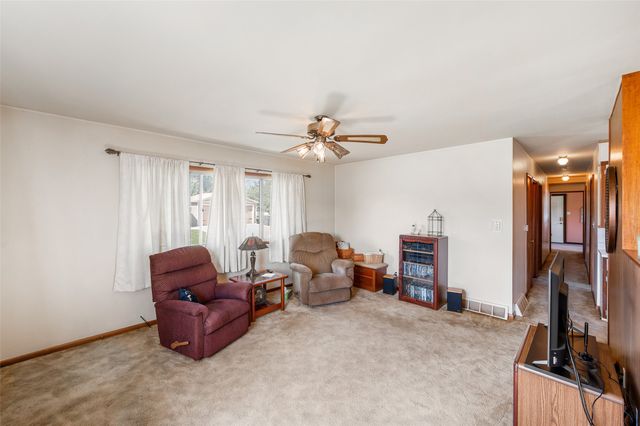 2021 E 22nd Street, Des Moines, IA 50317