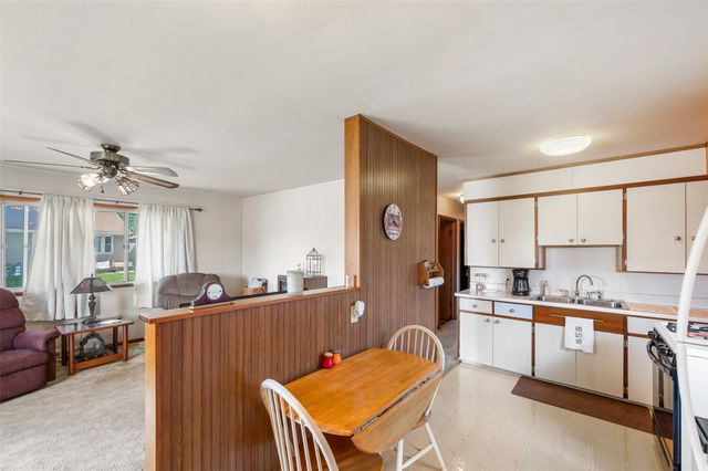 2021 E 22nd Street, Des Moines, IA 50317