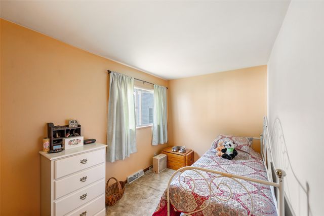 2021 E 22nd Street, Des Moines, IA 50317