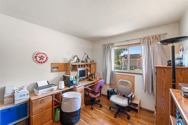 2021 E 22nd Street, Des Moines, IA 50317