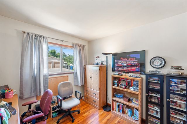 2021 E 22nd Street, Des Moines, IA 50317