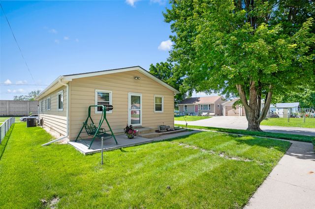 2021 E 22nd Street, Des Moines, IA 50317