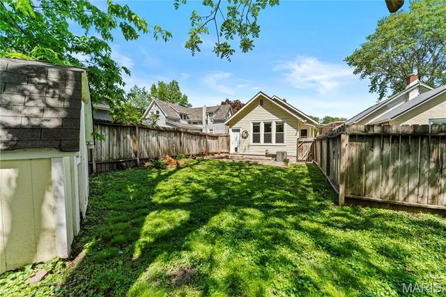 3712 Cambridge Avenue, Maplewood, MO 63143