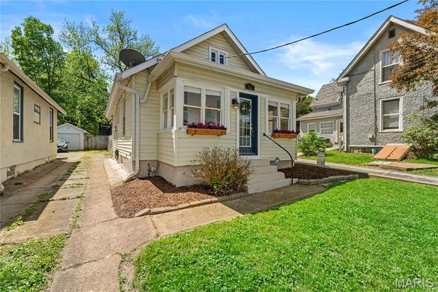 3712 Cambridge Avenue, Maplewood, MO 63143