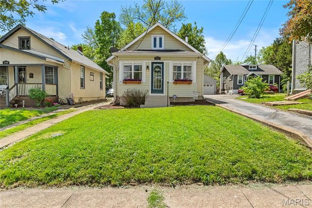3712 Cambridge Avenue, Maplewood, MO 63143