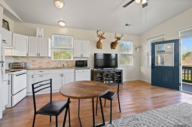 10006 Trails End Rd, St Francisville, LA 70775