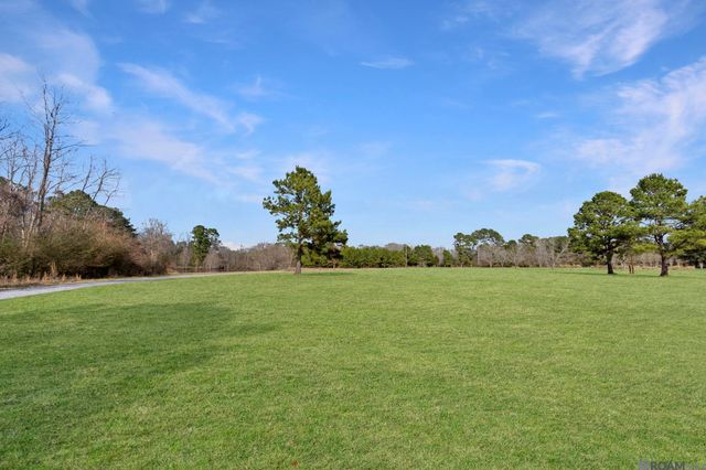 10006 Trails End Rd, St Francisville, LA 70775
