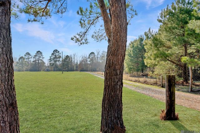10006 Trails End Rd, St Francisville, LA 70775