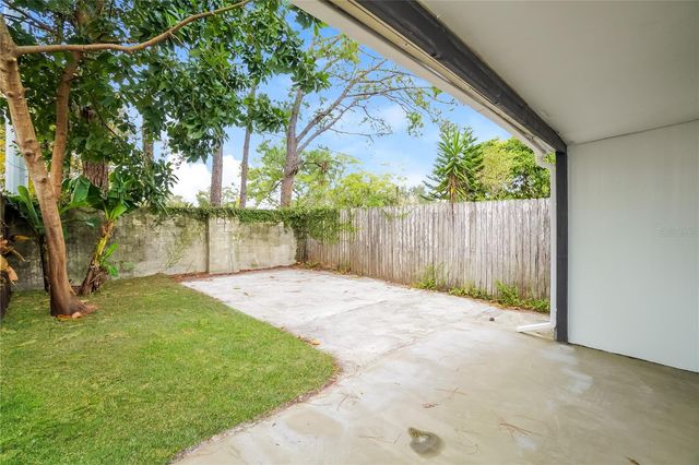 14206 VILLAGE TERRACE DRIVE, Tampa, FL 33624